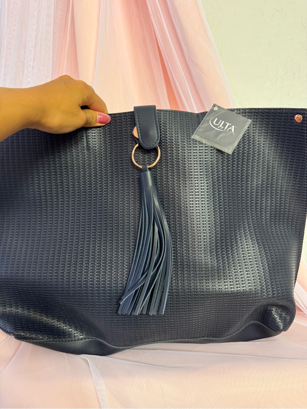 👜ULTA Beauty Black Textured Tote Bag w Tassel & Bag Charm Gold Hardware